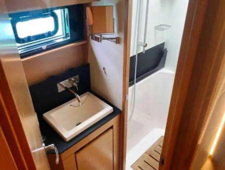 Botel Huck Finn Catamarans *