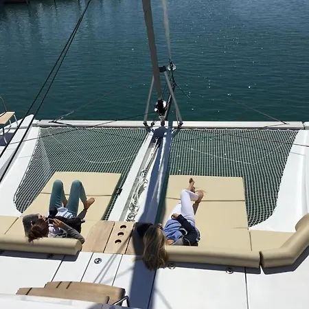 Botel Huck Finn Catamarans *